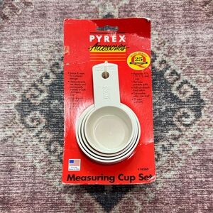 Vintage Pyrex Measuring Cups